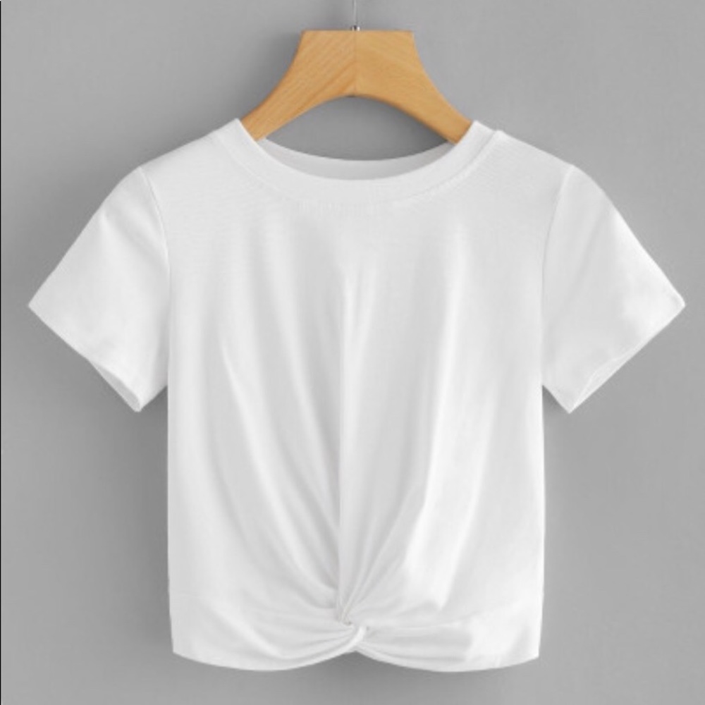 White crop top with front knot - Picture 1 of 2